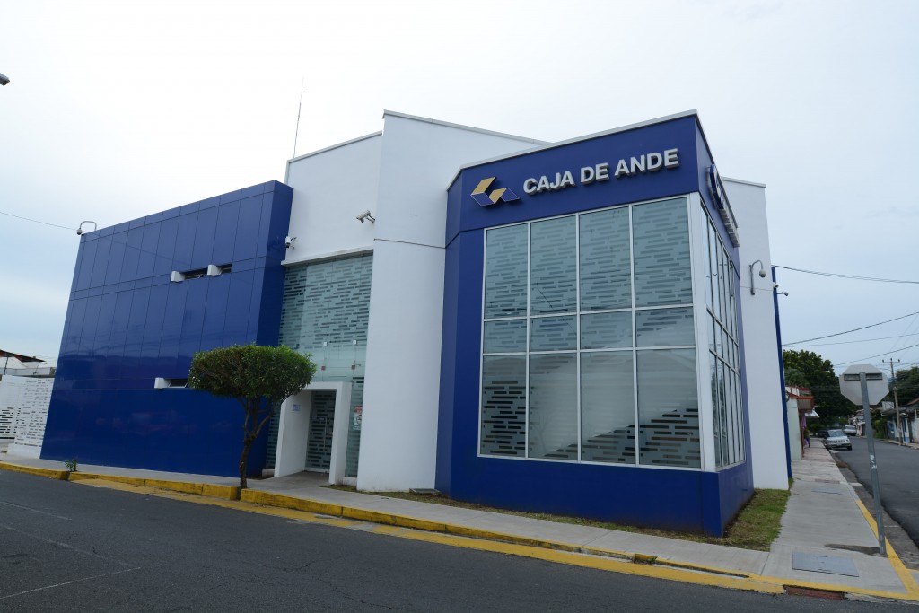 Foto: Edificio Caja del ANDE - Alajuela, Costa Rica