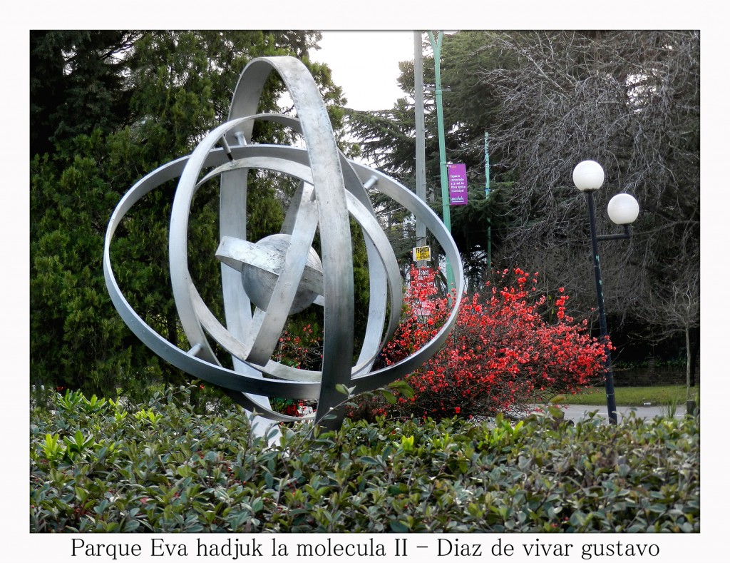 Foto: La molécula Parque Eva Hajduk - Ranelagh (Buenos Aires), Argentina
