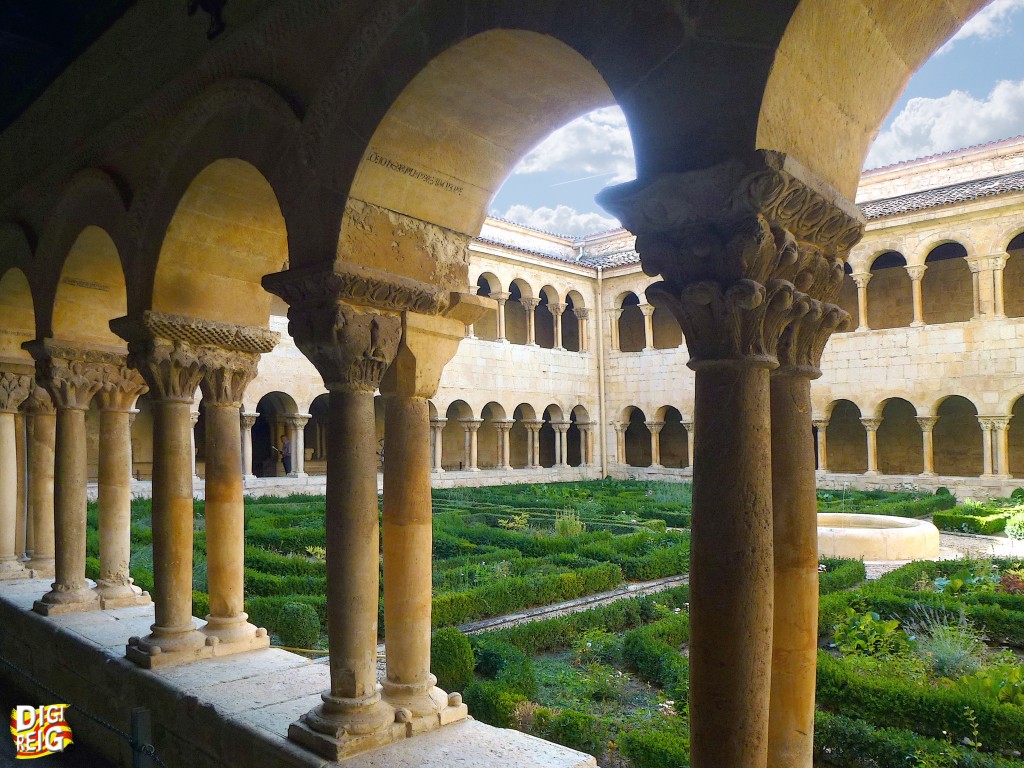 Foto: Claustro del Monasterio del Santo Domingo de Silos - Santo Domingo de Silos (Burgos), España