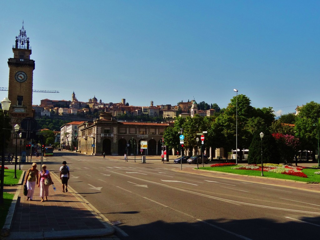 Foto: Viale Papa Giovanni XXIII - Bergamo (Lombardy), Italia