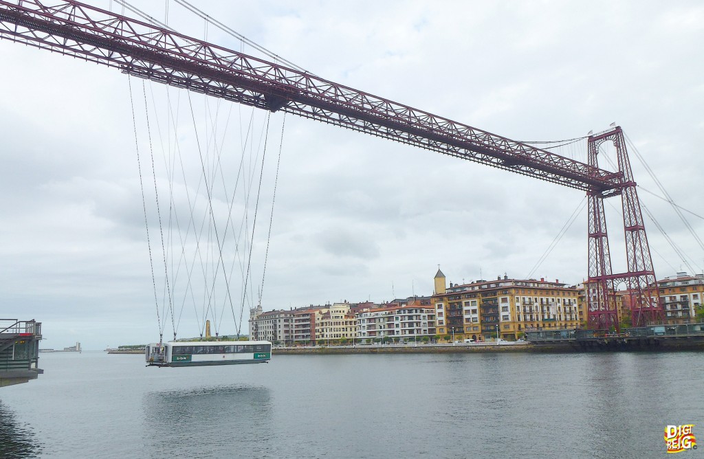 Foto: Puente Colgante sobre la Ria del Nervión. Inagurado en el año 1893 - Portugalete (Vizcaya), España