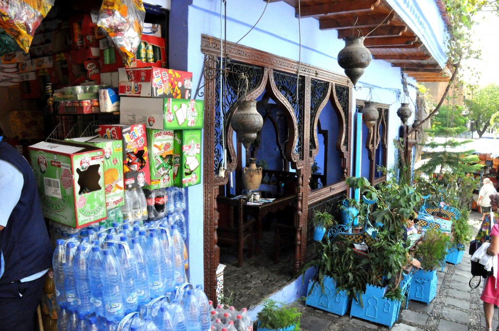 Foto: Fachada de comercio - Aouen (Chaouia-Ouardigha), Marruecos