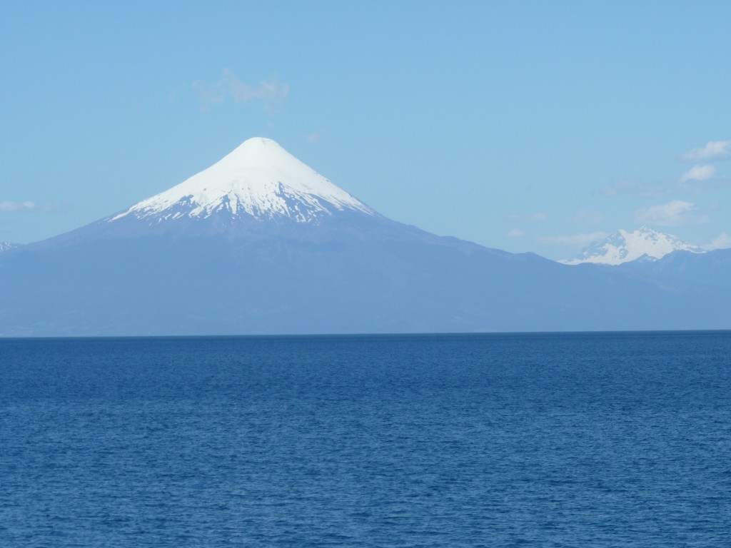 Foto: Volcán Osorno. - Frutillar (Los Lagos), Chile