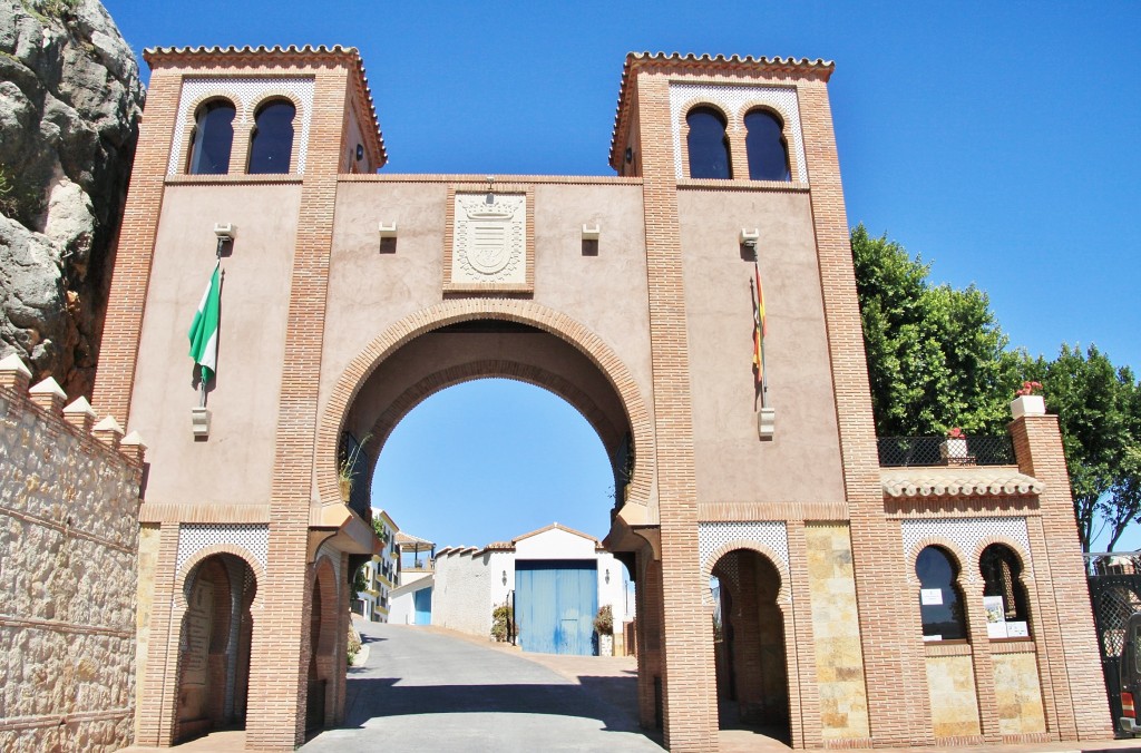 Foto: Entrada del pueblo - Comares (Málaga), España