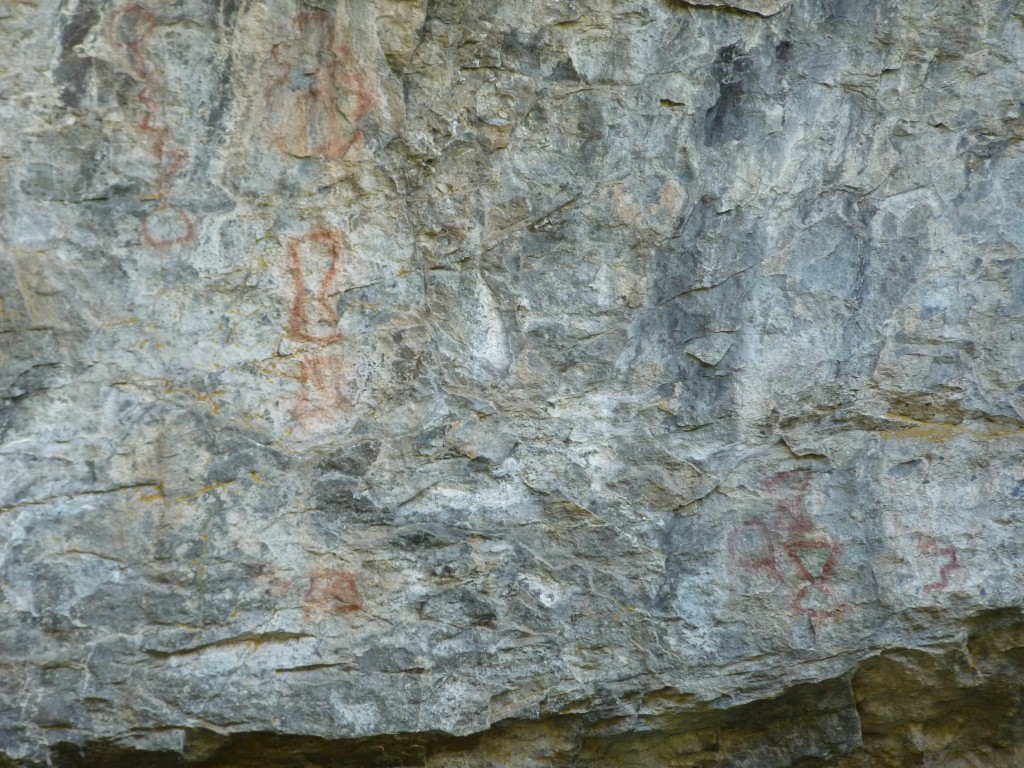 Foto: Pinturas rupestres. - Parque Nacional Los Alerces (Chubut), Argentina