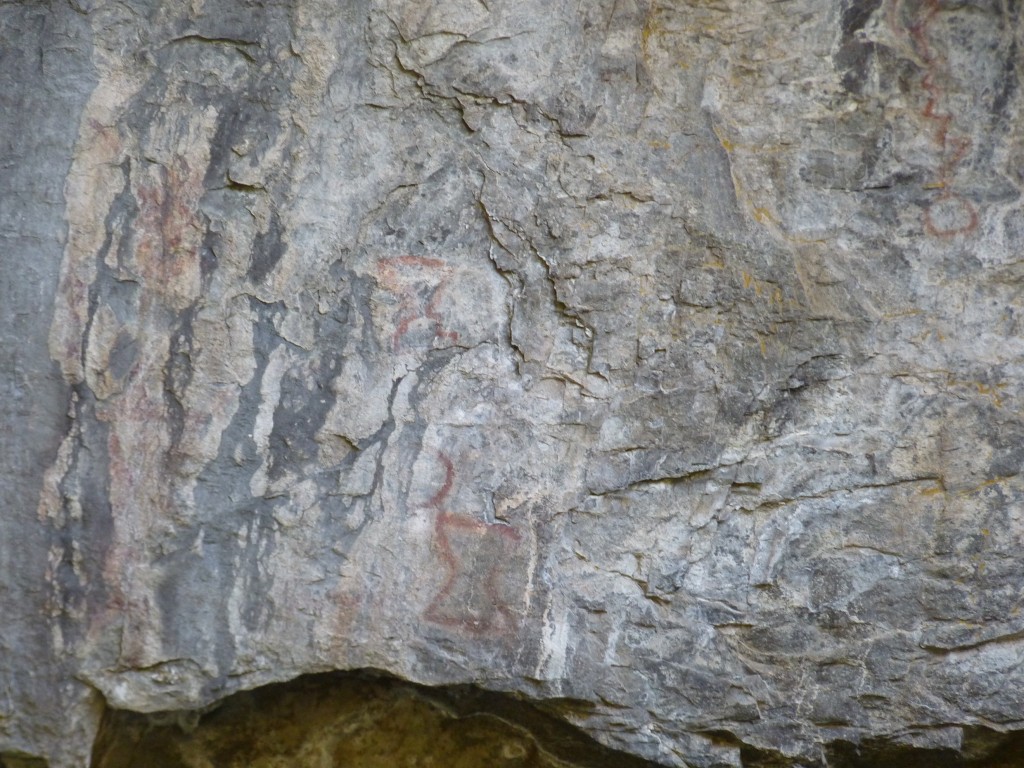 Foto: Pinturas rupestres. - Parque Nacional Los Alerces (Chubut), Argentina