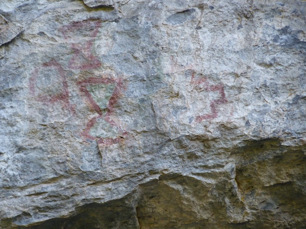 Foto: Pinturas Rupestres. - Parque Nacional Los Alerces (Chubut), Argentina