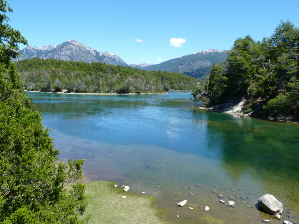 Foto: Río Menéndez. - Parque Nacional Los Alerces (Chubut), Argentina
