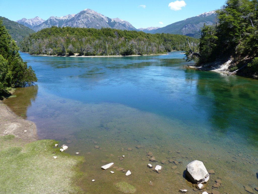 Foto: Río Menéndez. - Parque Nacional Los Alerces (Chubut), Argentina