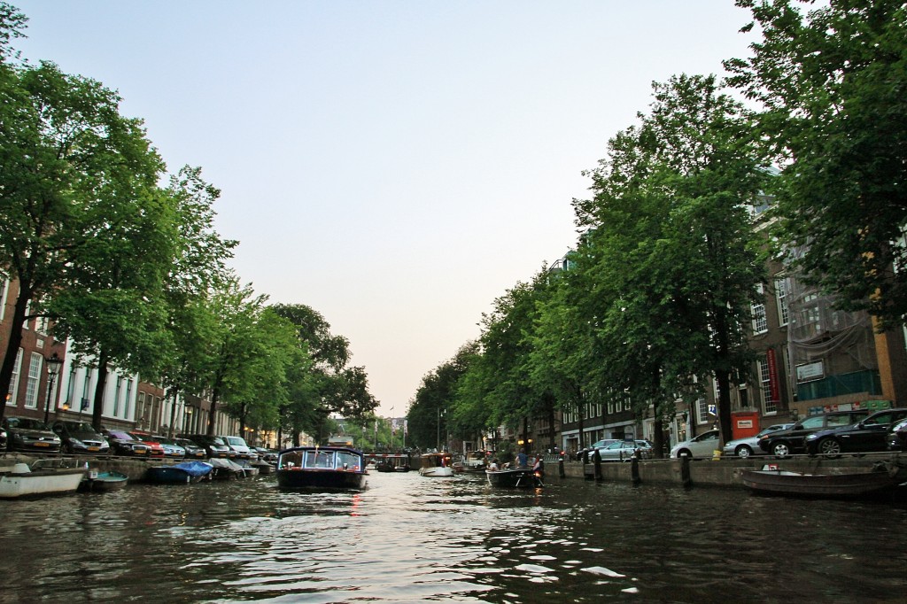 Foto: Navegando por los canales - Amsterdam (North Holland), Países Bajos