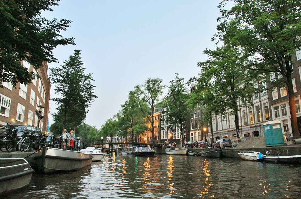 Foto: Navegando por los canales - Amsterdam (North Holland), Países Bajos