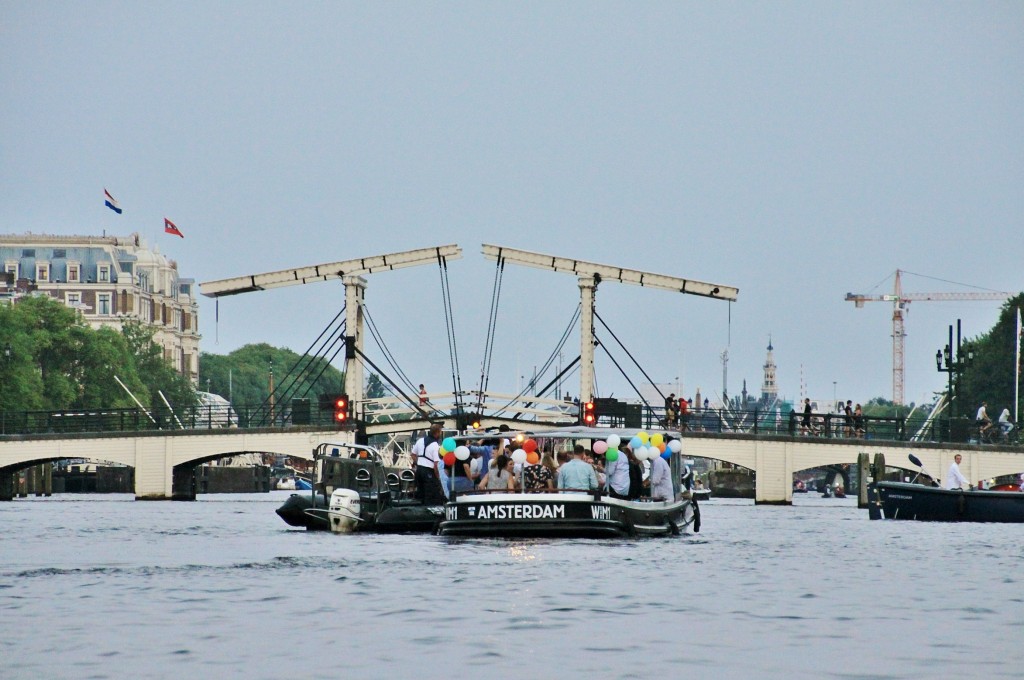 Foto: Navegando por los canales - Amsterdam (North Holland), Países Bajos