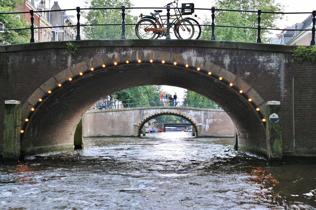 Foto: Navegando por los canales - Amsterdam (North Holland), Países Bajos