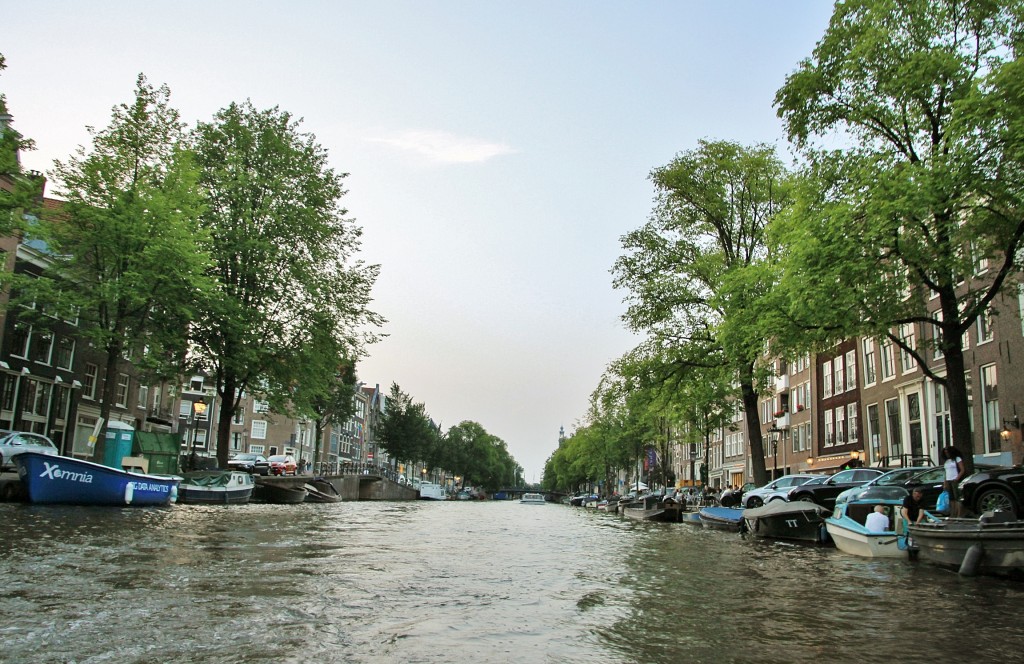 Foto: Navegando por los canales - Amsterdam (North Holland), Países Bajos