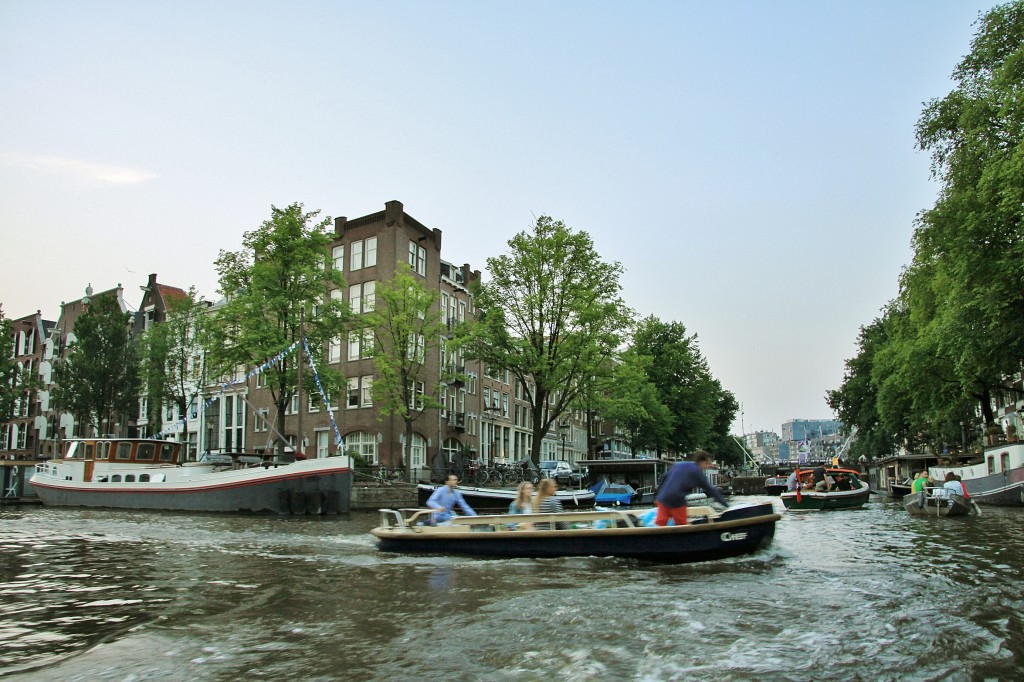 Foto: Navegando por los canales - Amsterdam (North Holland), Países Bajos