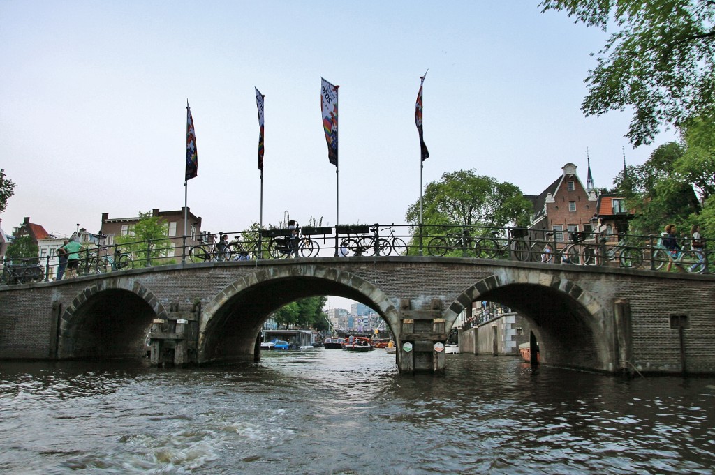 Foto: Navegando por los canales - Amsterdam (North Holland), Países Bajos
