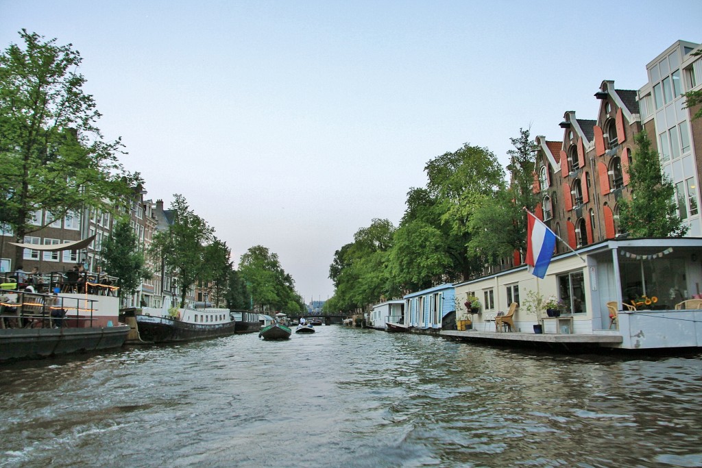 Foto: Navegando por los canales - Amsterdam (North Holland), Países Bajos