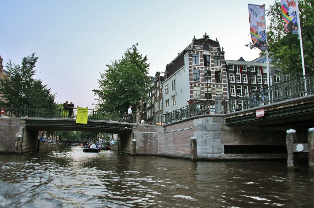 Foto: Navegando por los canales - Amsterdam (North Holland), Países Bajos