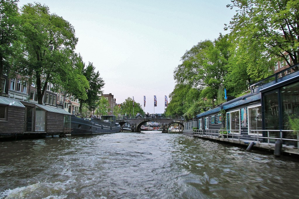 Foto: Navegando por los canales - Amsterdam (North Holland), Países Bajos
