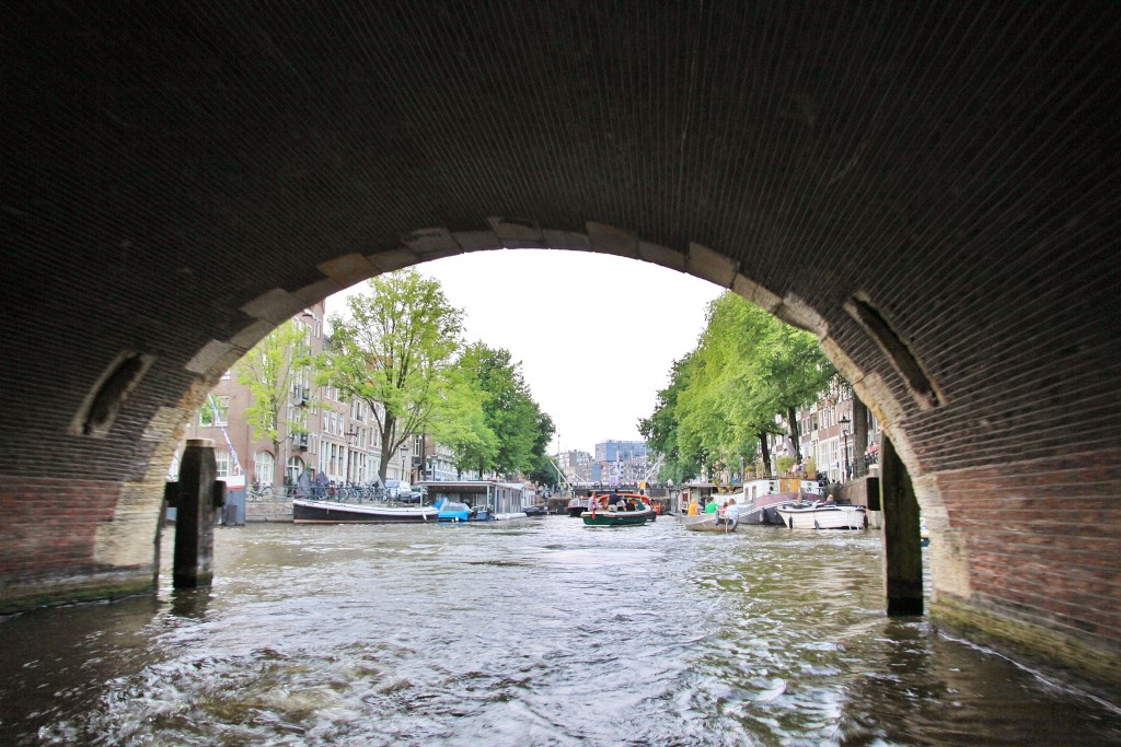 Foto: Navegando por los canales - Amsterdam (North Holland), Países Bajos