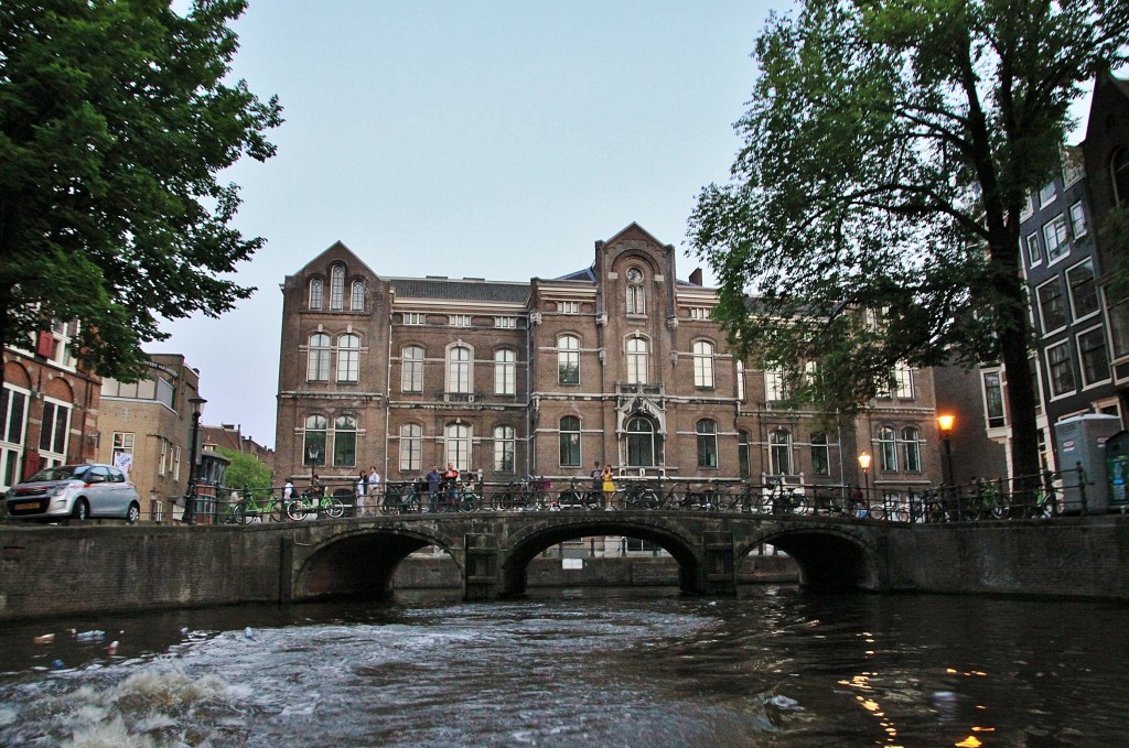 Foto: Navegando por los canales - Amsterdam (North Holland), Países Bajos
