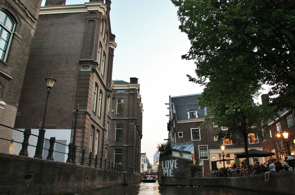 Foto: Navegando por los canales - Amsterdam (North Holland), Países Bajos