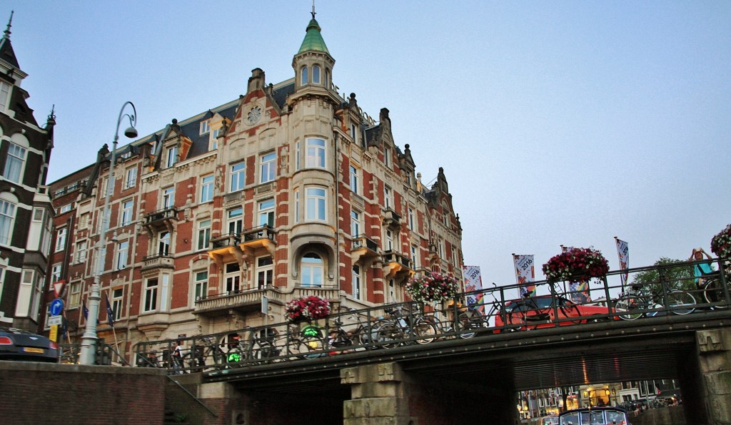 Foto: Navegando por los canales - Amsterdam (North Holland), Países Bajos