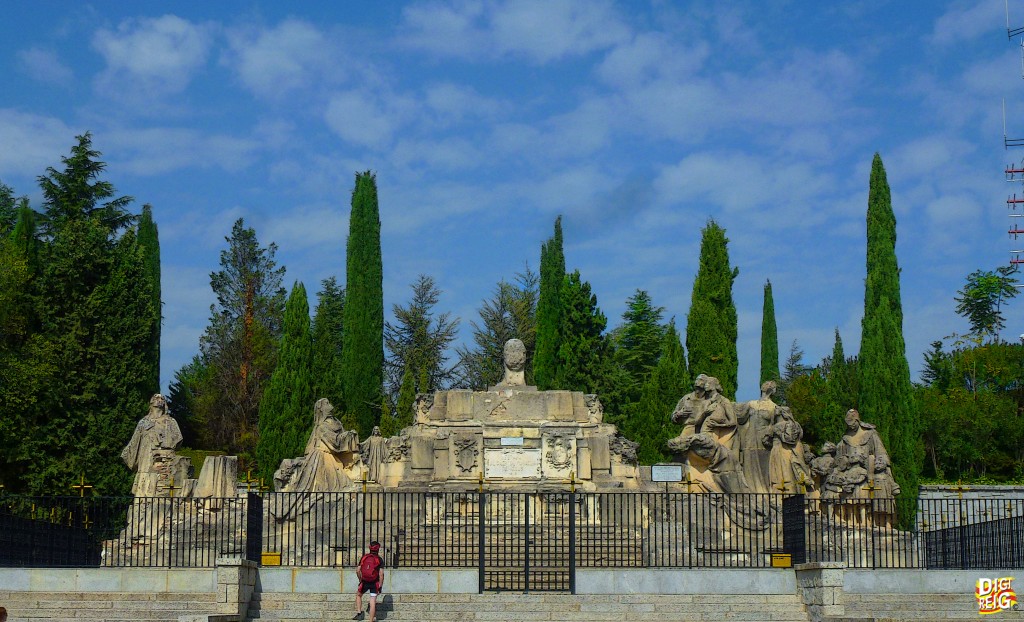 Foto: Restos del Monumento al Sagrado Corazón de Jesús - Cerro de los Ángeles (Madrid), España