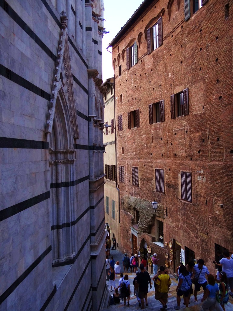 Foto: Scalinata Di Piazza San Giovanni - Siena (Tuscany), Italia