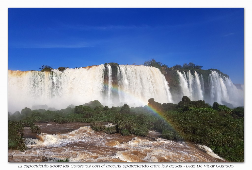 Foto: El espectaculo sobre las cataratas con el arco iris apareciendo entre las aguas - Diaz De Vivar Gustavo - Iguazu (Misiones), Argentina