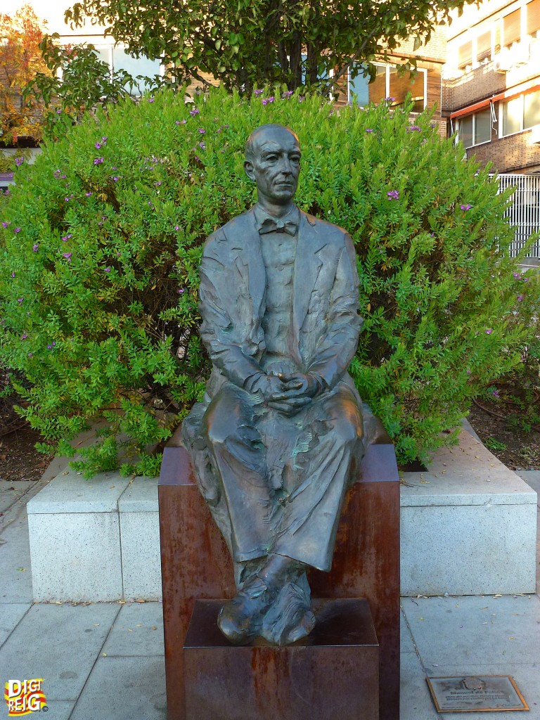 Foto: Escultura de Manuel de Falla. - Granada (Andalucía), España
