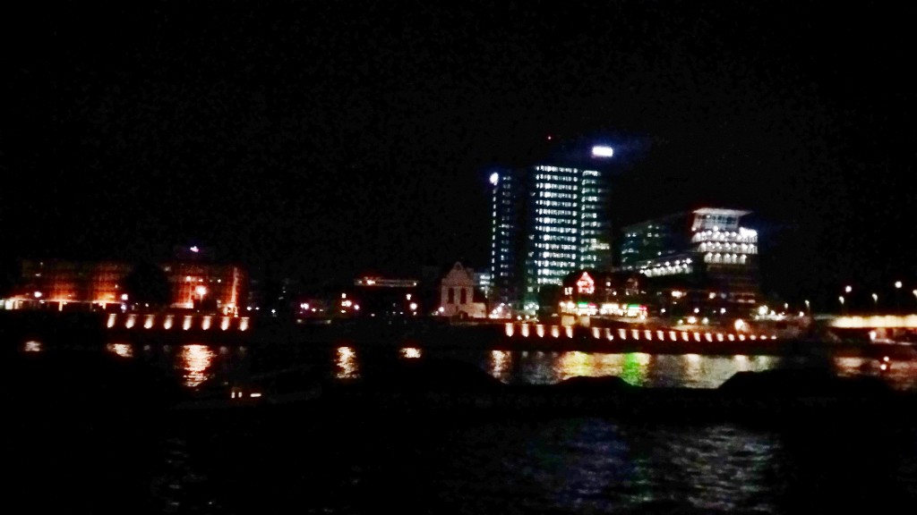 Foto: Vista desde el Rin - Köln ( Colonia ) (North Rhine-Westphalia), Alemania