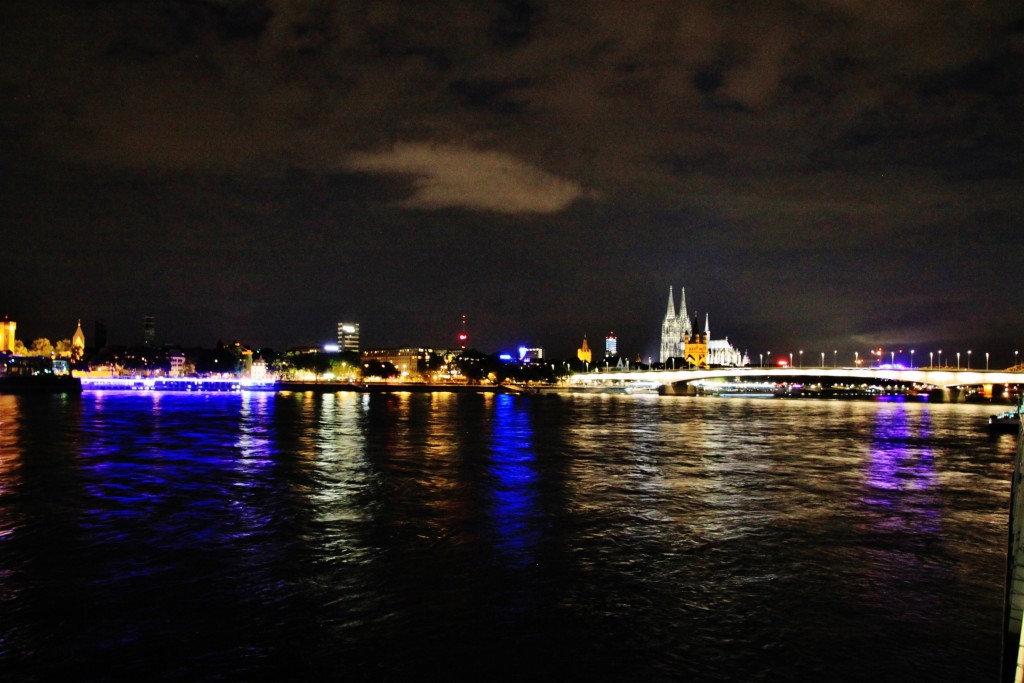 Foto: Vista desde el Rin - Köln ( Colonia ) (North Rhine-Westphalia), Alemania