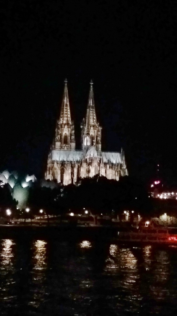 Foto: Vista desde el Rin - Köln ( Colonia ) (North Rhine-Westphalia), Alemania