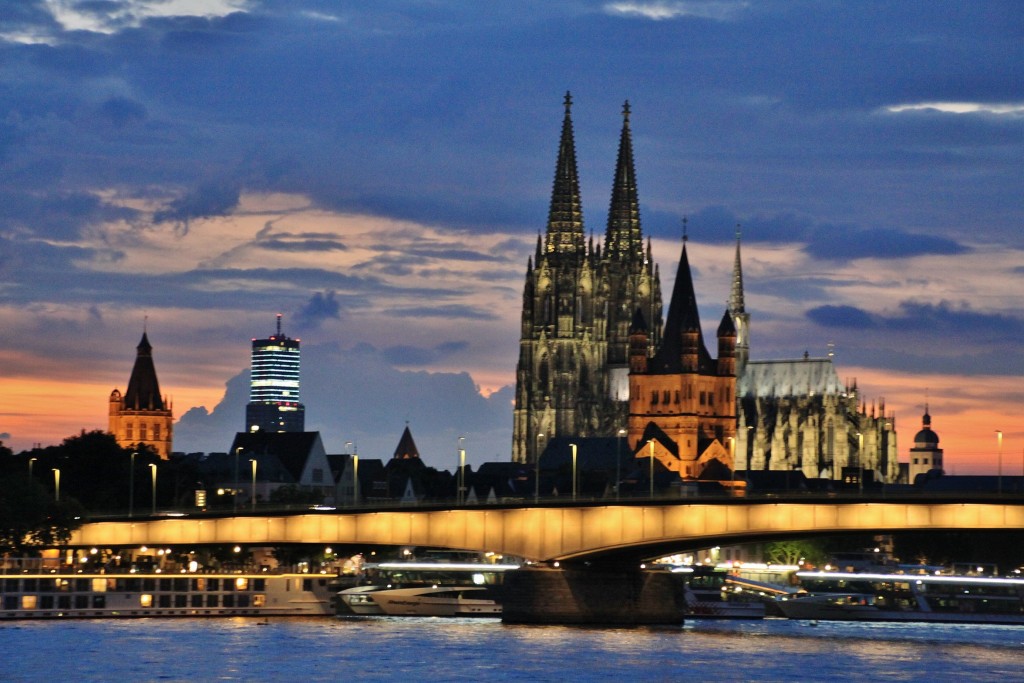 Foto: Vista desde el Rin - Köln ( Colonia ) (North Rhine-Westphalia), Alemania
