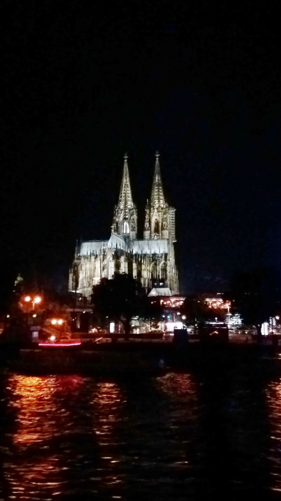 Foto: Vista desde el Rin - Köln ( Colonia ) (North Rhine-Westphalia), Alemania