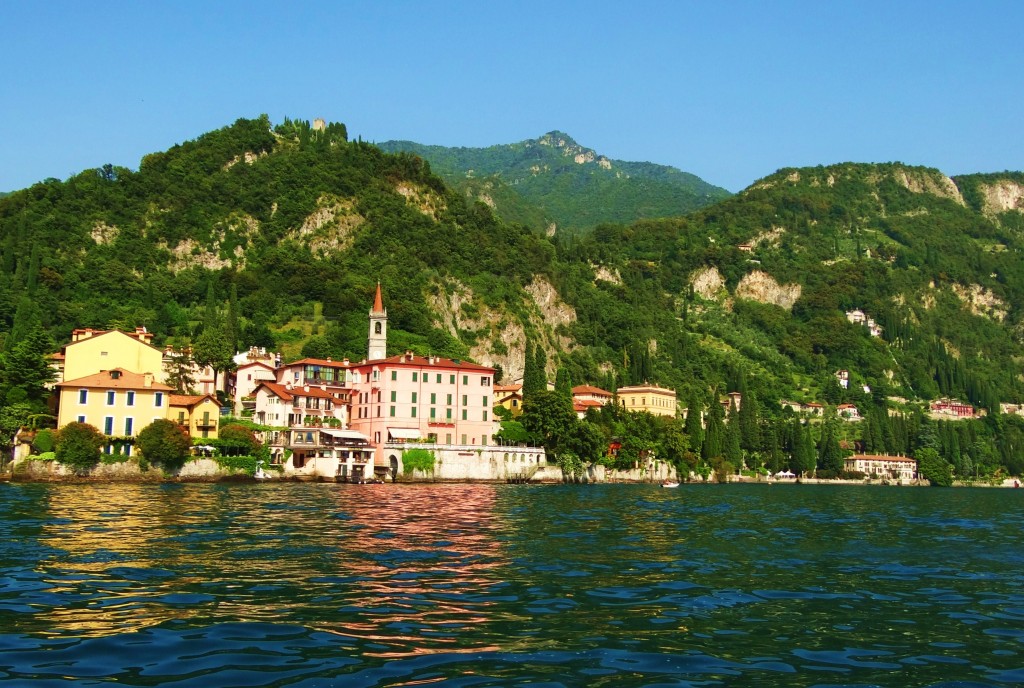 Foto: Lago Di Como - Varenna (Lombardy), Italia