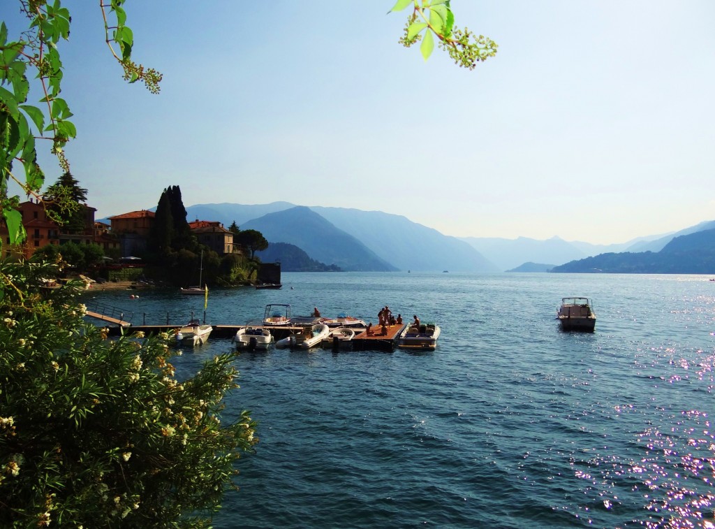 Foto: Lago Di Como - Varenna (Lombardy), Italia