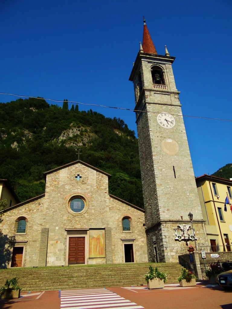 Foto: Chiesa Di San Giorgio - Varenna (Lombardy), Italia