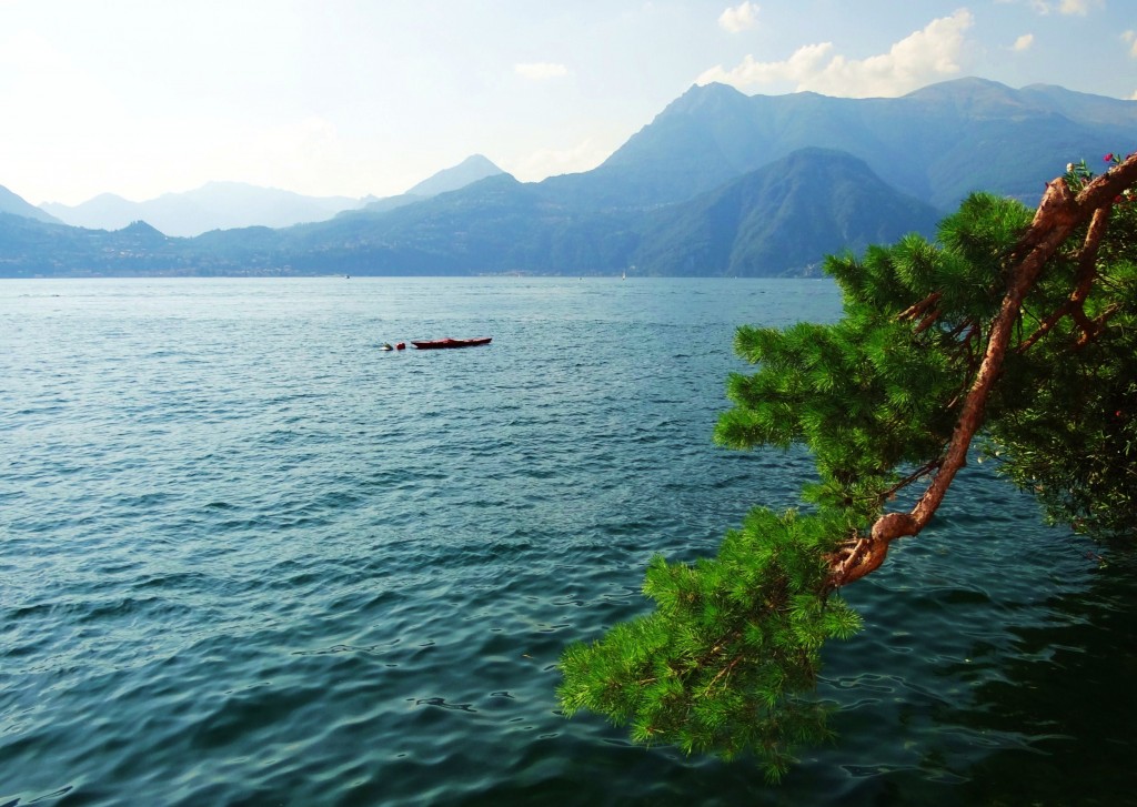 Foto: Lago Di Como - Varenna (Lombardy), Italia