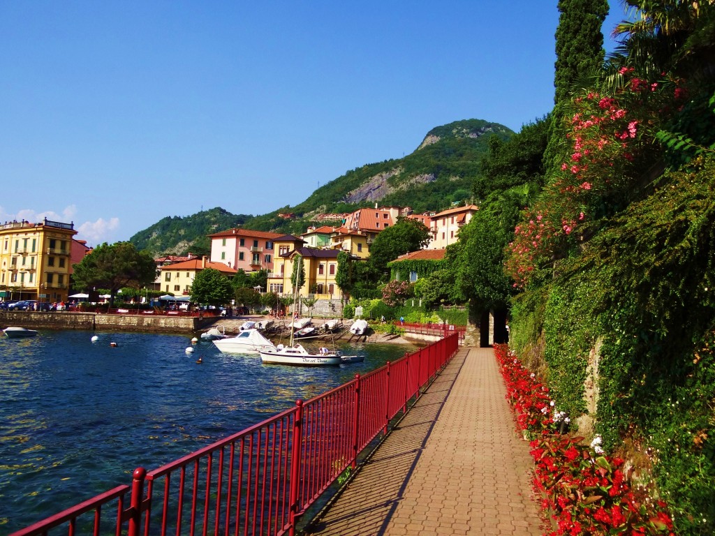 Foto: Lago Di Como - Varenna (Lombardy), Italia