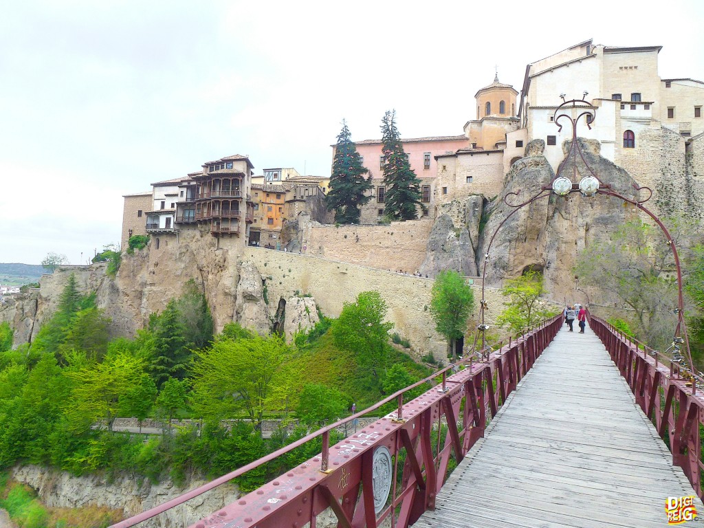 Foto: Las Casas Colgantes y el Puente de San Pablo - Cuenca (Castilla La Mancha), España