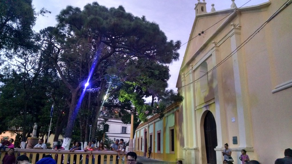 Foto: Iglesia San Francisco y Parque Valle - Tegucigalpa (Francisco Morazán), Honduras
