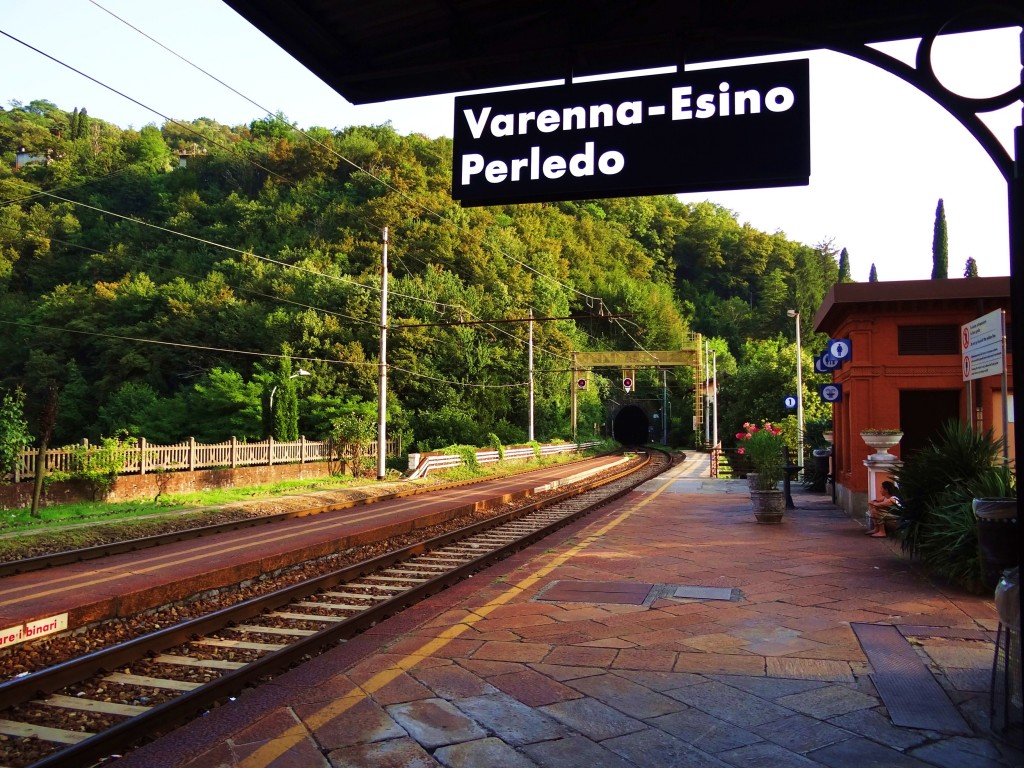 Foto: Stazione Ferroviaria Di Varenna-Esino - Varenna (Lombardy), Italia