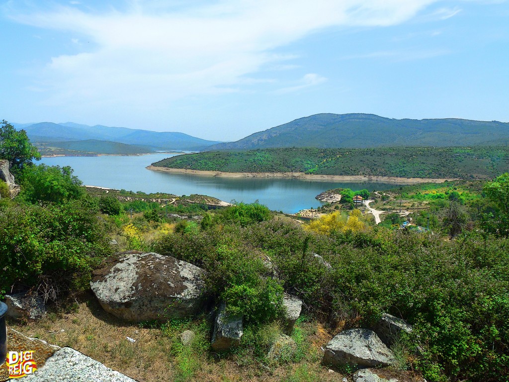 Foto: Embalse de El Atazar, desde el Mirador de la Iglesia - El Berrueco (Madrid), España