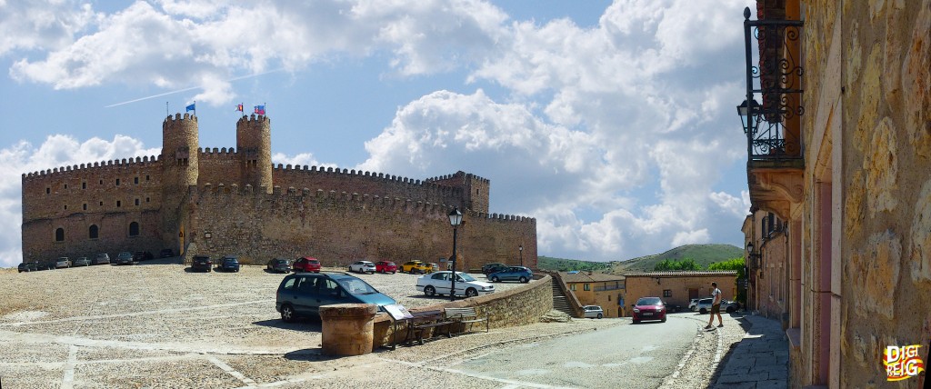 Foto: Panorámica del Castillo y Parador de Turismo - Sigüenza (Guadalajara), España