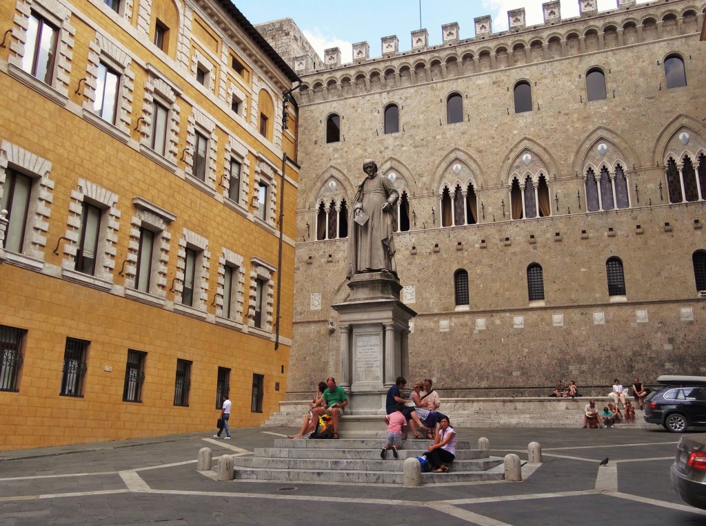 Foto: Piazza Salimbeni - Siena (Tuscany), Italia