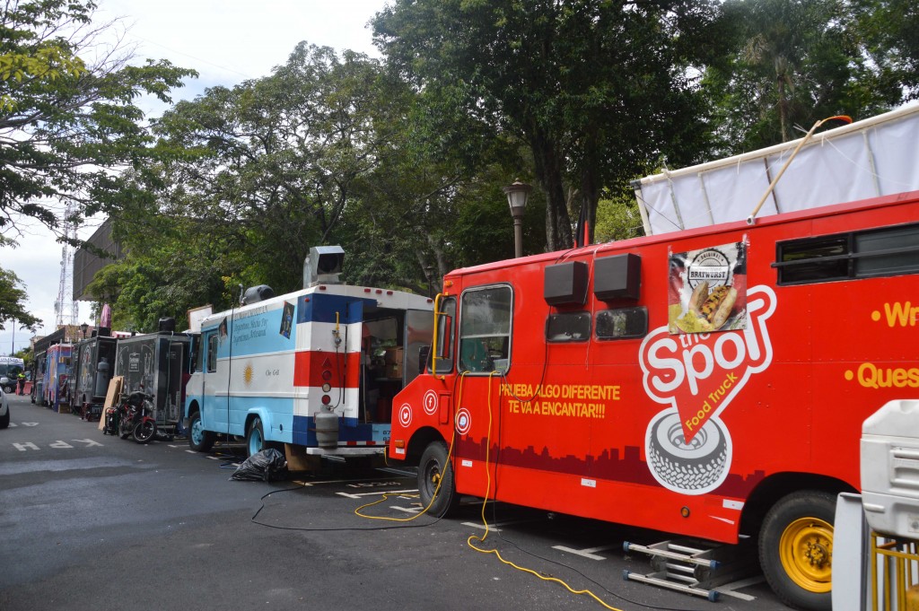 Foto: En acera del Parque Nacional - San José, Costa Rica