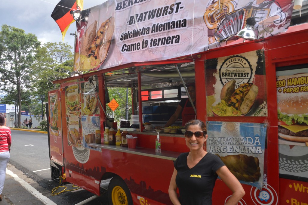 Foto: En acera del Parque Nacional - San José, Costa Rica