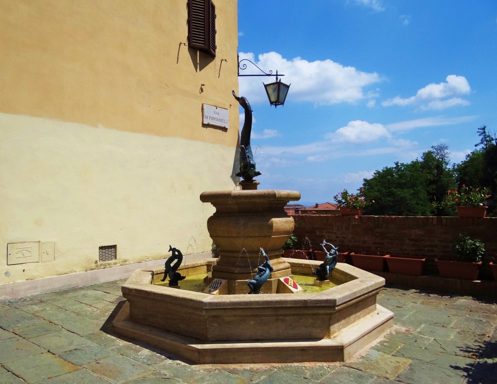 Foto: Fontana Della Contrada Dell'Onda - Siena (Tuscany), Italia